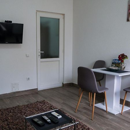 Cozy Spacious Apartment Peć Exterior foto